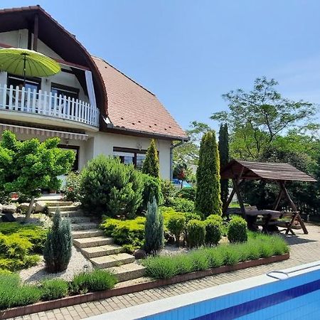 Kati Villa Vonyarcvashegy Luaran gambar