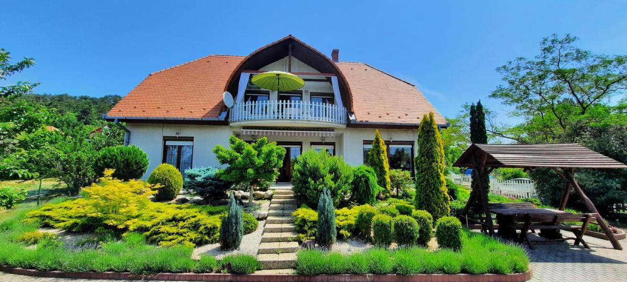 Kati Villa Vonyarcvashegy Luaran gambar