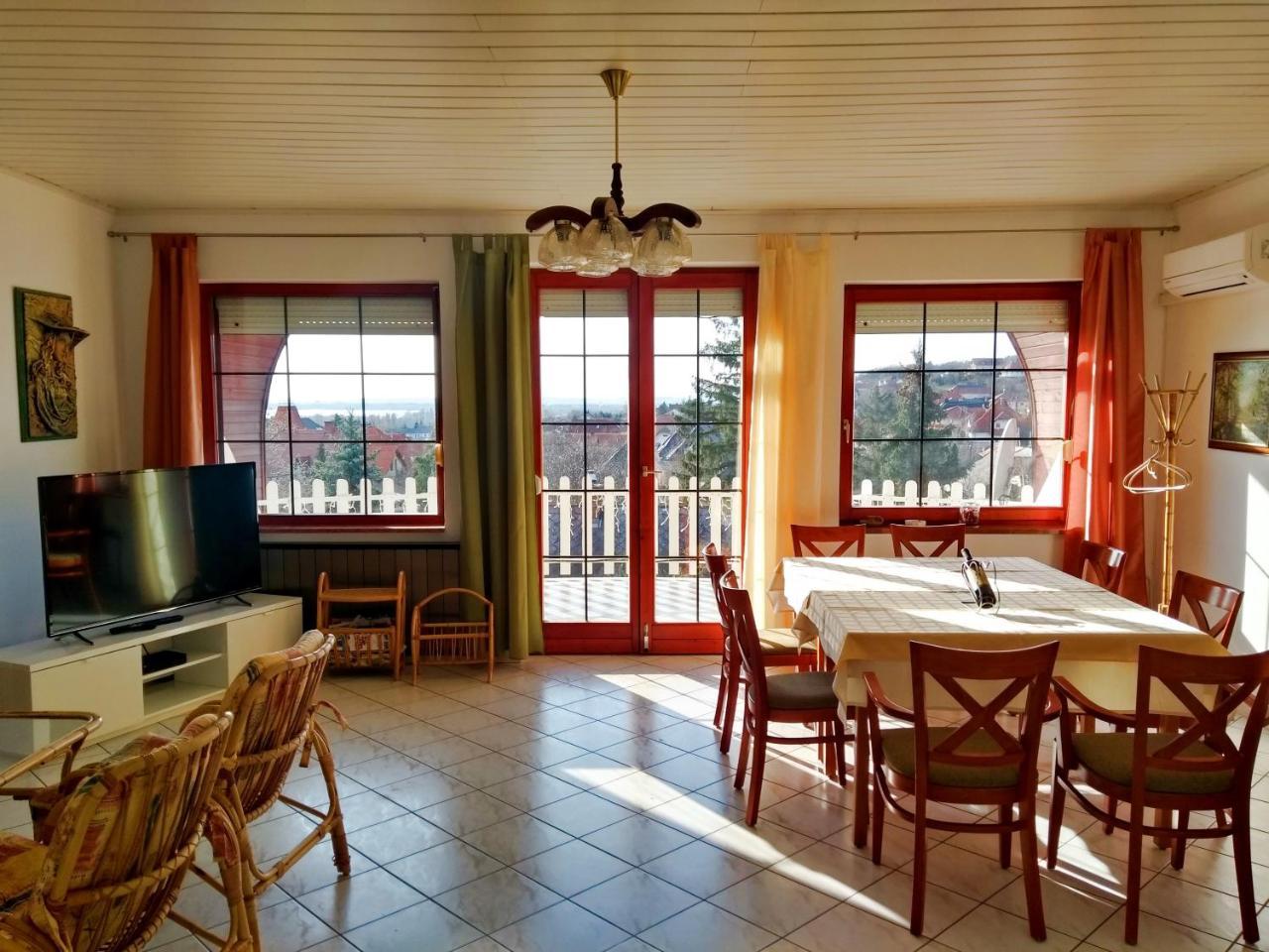 Kati Villa Vonyarcvashegy Luaran gambar